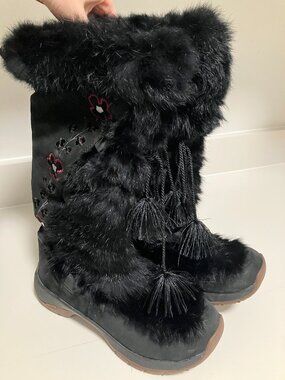 Rabbit Fur Suede Floral Embroidery Boots Sz 7.5 Winter Ulu